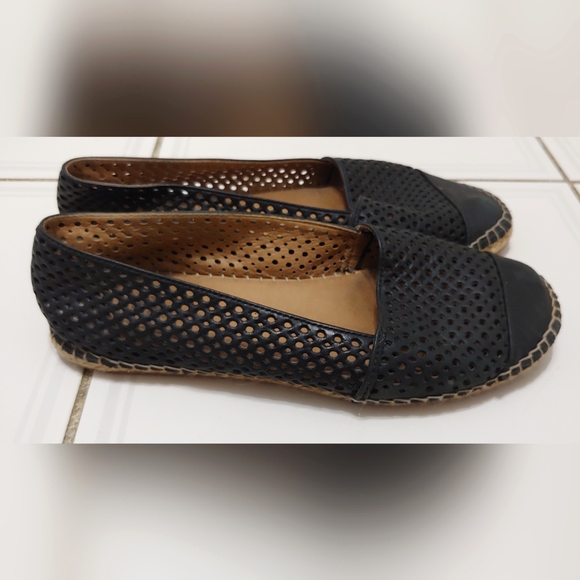 Brown's Size 39 Flats - Picture 2 of 2